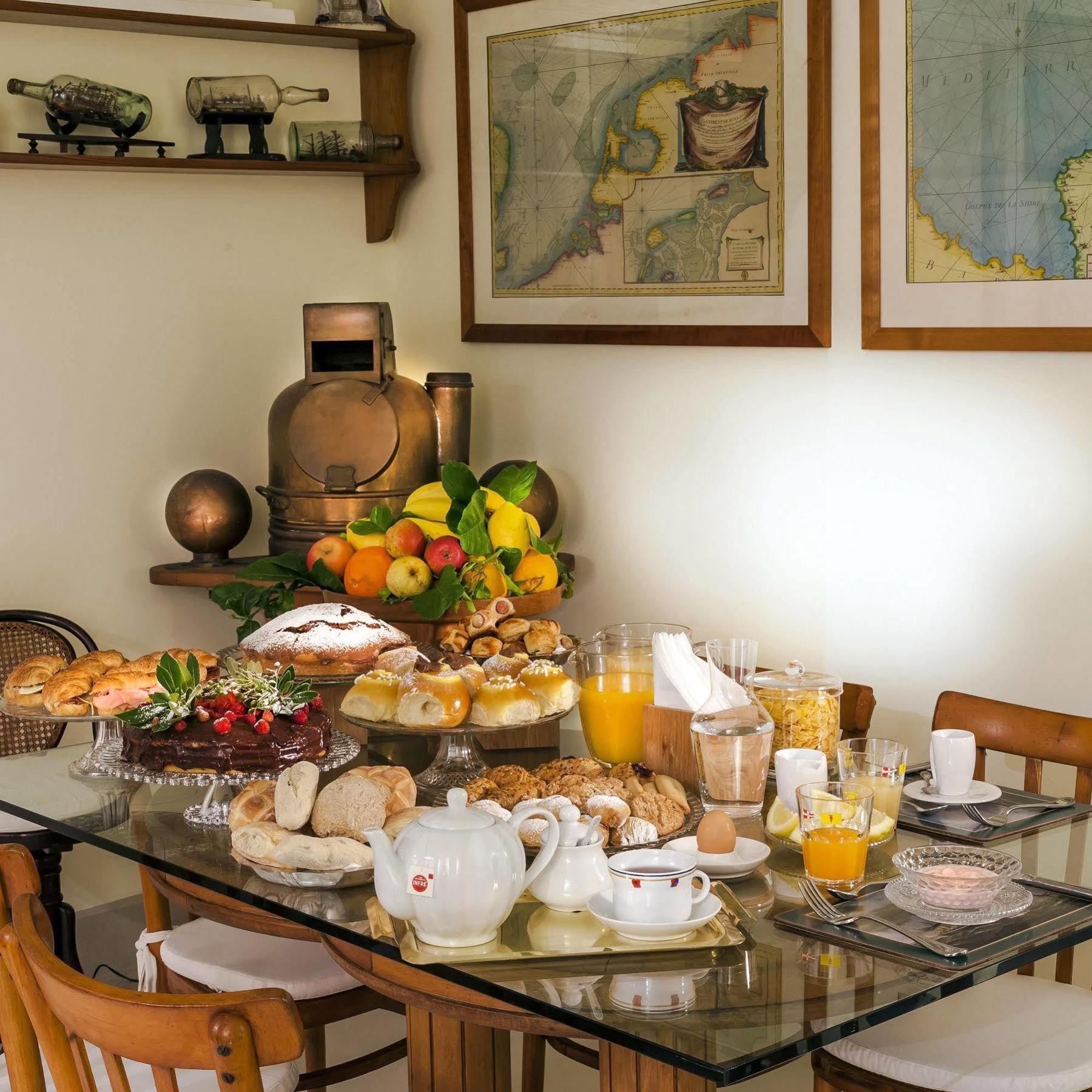 Yacht Club Capo Cervo Suites B&B Sorrento Luaran gambar