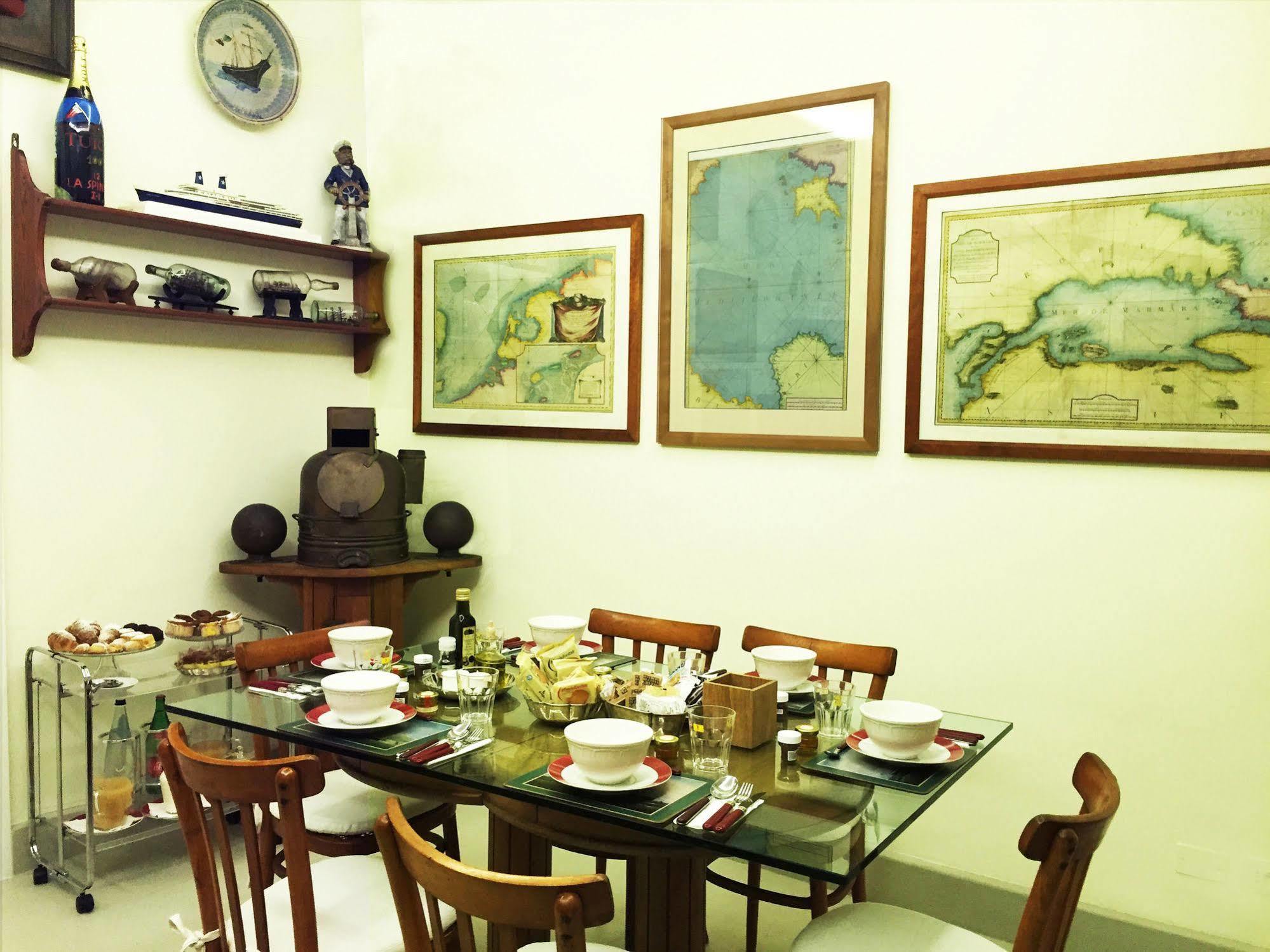 Yacht Club Capo Cervo Suites B&B Sorrento Luaran gambar